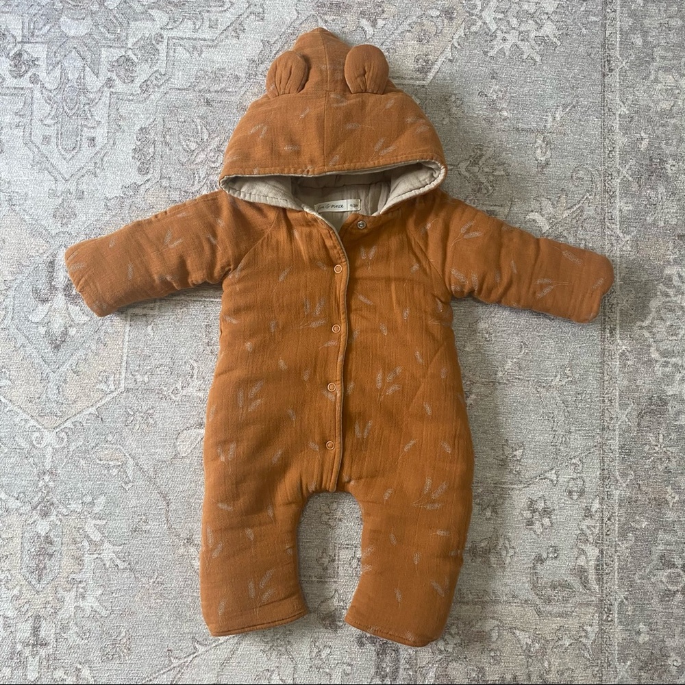 Fin & Vince Wheat Bear Suit